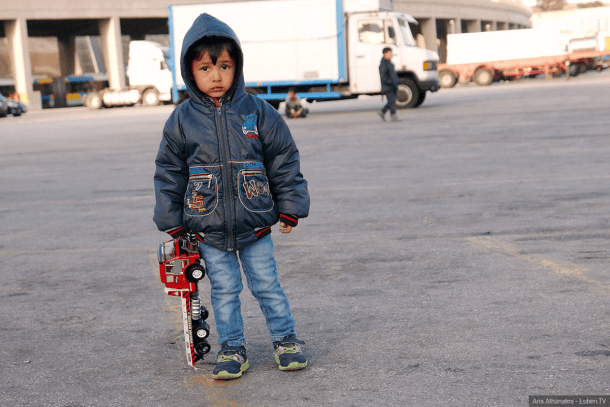 aris-athanatos-pireas-port-refugees-luben-029