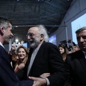 Δεν τις προλαβαίνει τις γαλάζιες “αριστείες” ο&nbsp;Μπακογιάννης!